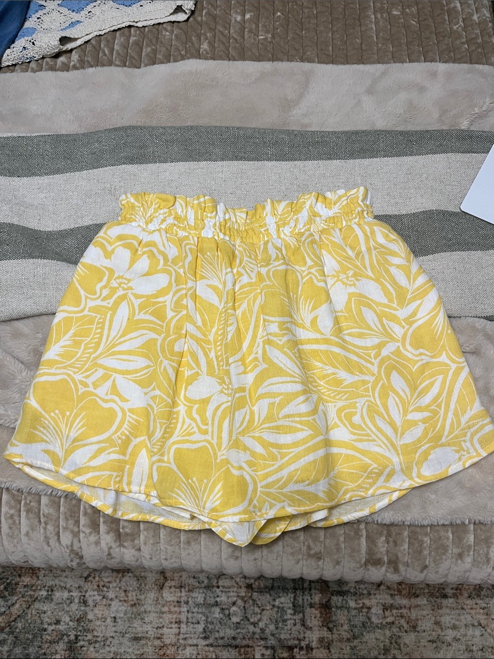 Old Navy yellow skirt- NWT size small